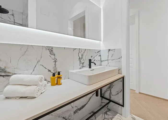 Living No 5 By Gt7 Apartment *