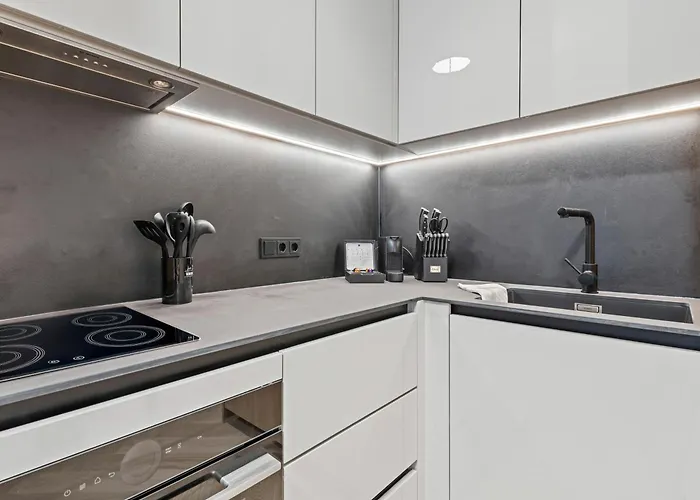 Living No 5 By Gt7 Apartment