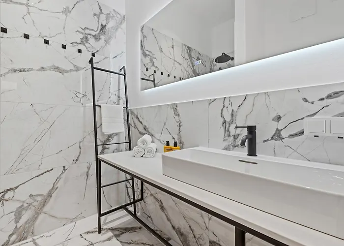 Living No 5 By Gt7 Apartment *