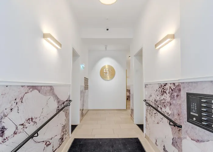 Living No 5 By Gt7 Apartment *